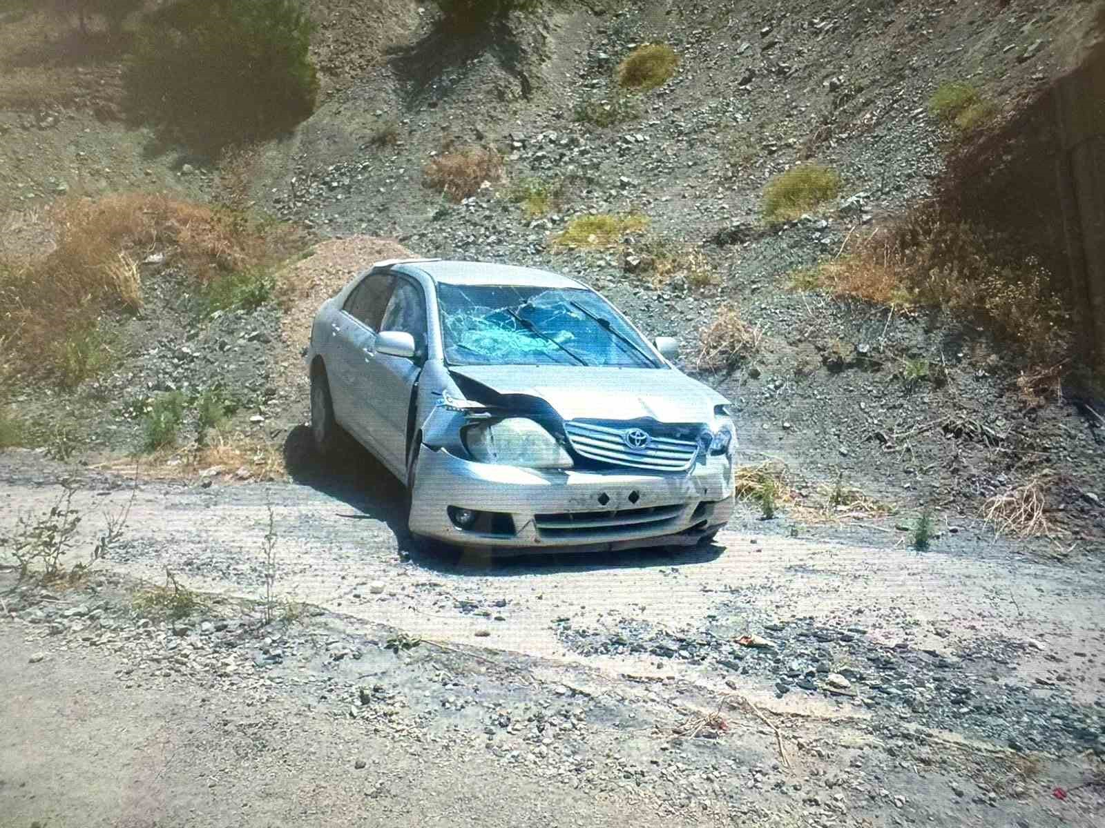 Malatya’da otomobil su kanalına düştü: 3 yaralı
