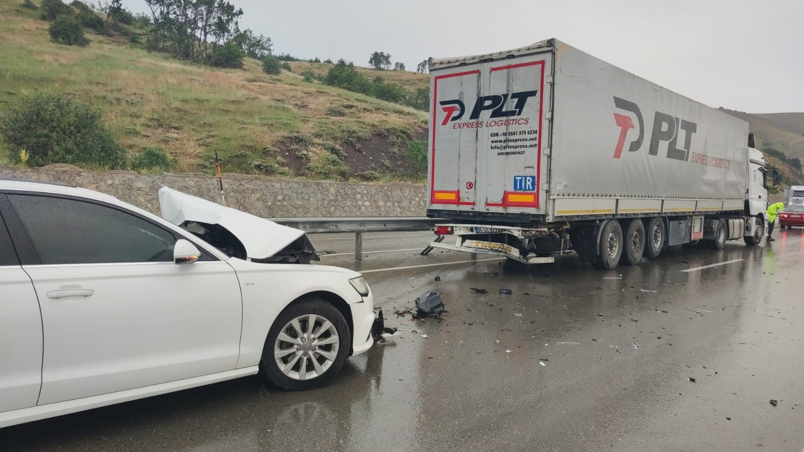 Erzurum’da zincirleme trafik kazası: 10 yaralı
