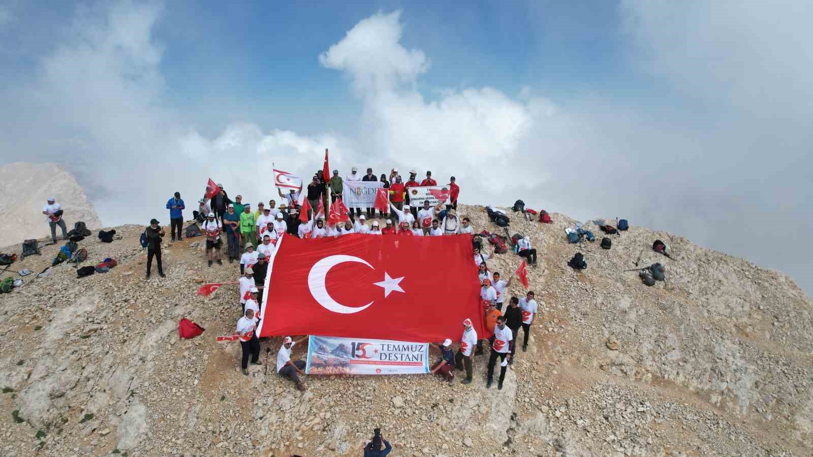 15 Temmuz şehitleri Niğde’de Aladağlar zirvesinde anıldı
