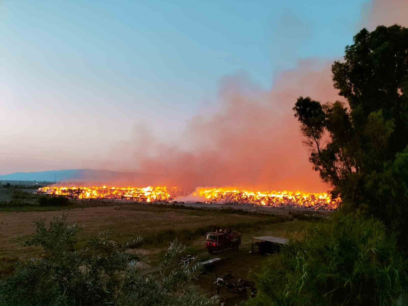 Isparta İtfaiyesi, Söke’deki yangın söndürme çalışmalarına destek veriyor
