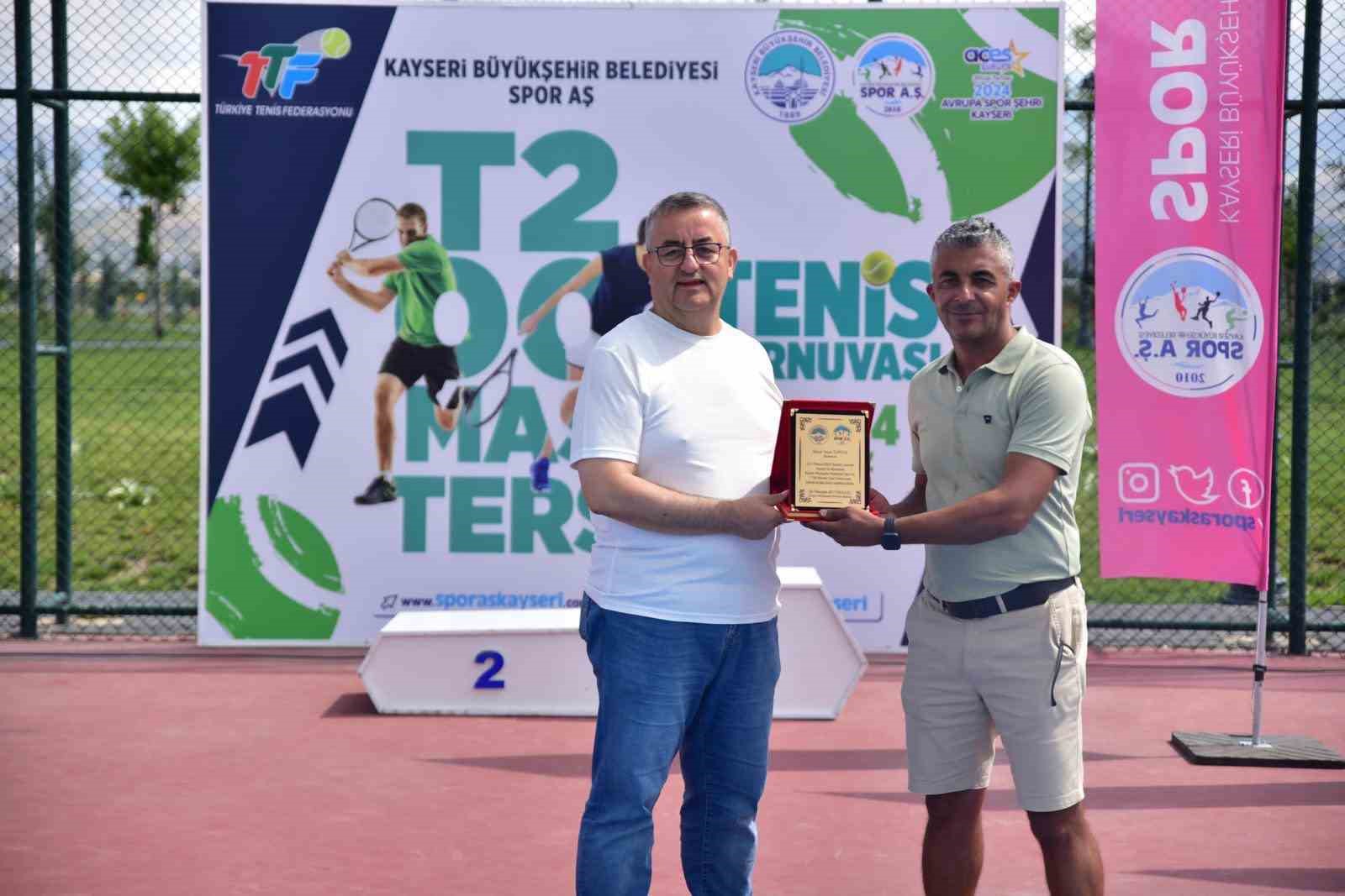 Büyükşehir Spor A.Ş. ev sahipliğinde düzenlenen T200 Master Tenis Turnuvası tamamlandı
