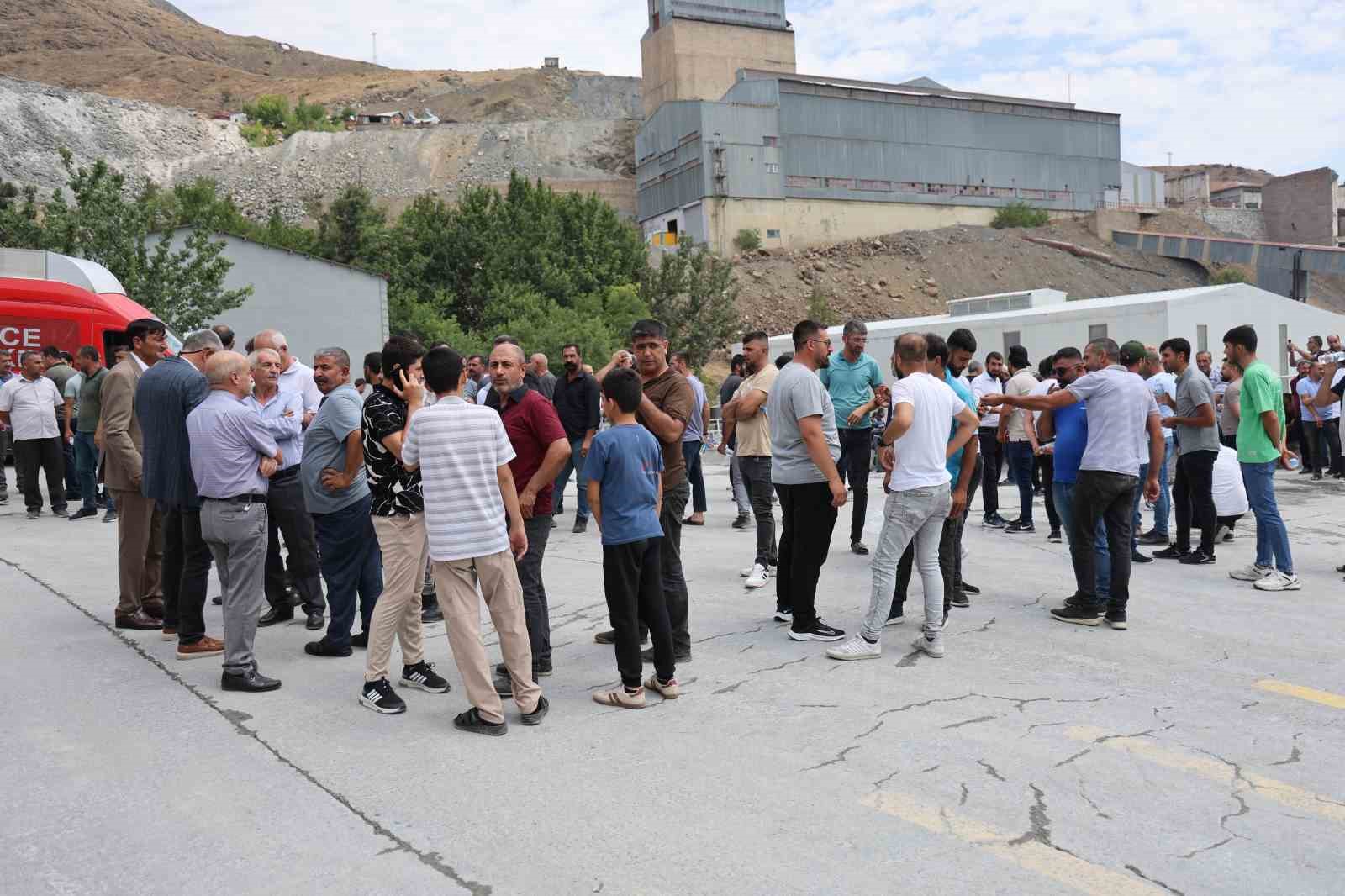 Eti Krom işçilerinin eylemi devam ediyor
