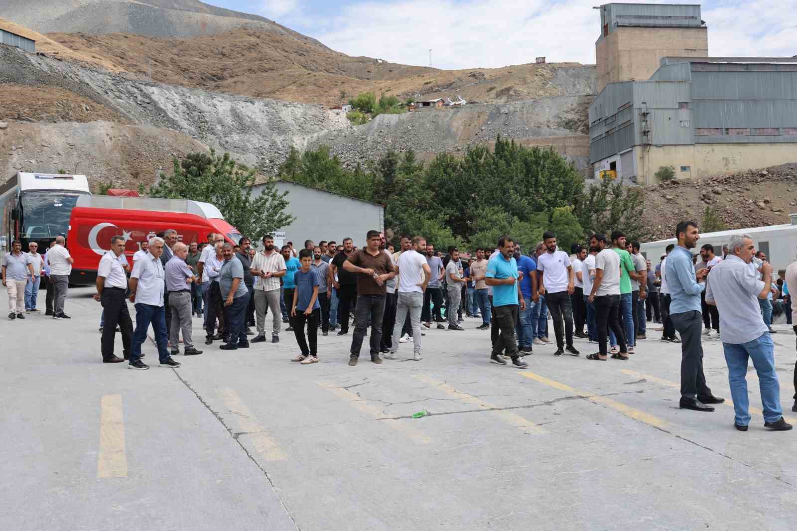 Eti Krom işçilerinin eylemi devam ediyor
