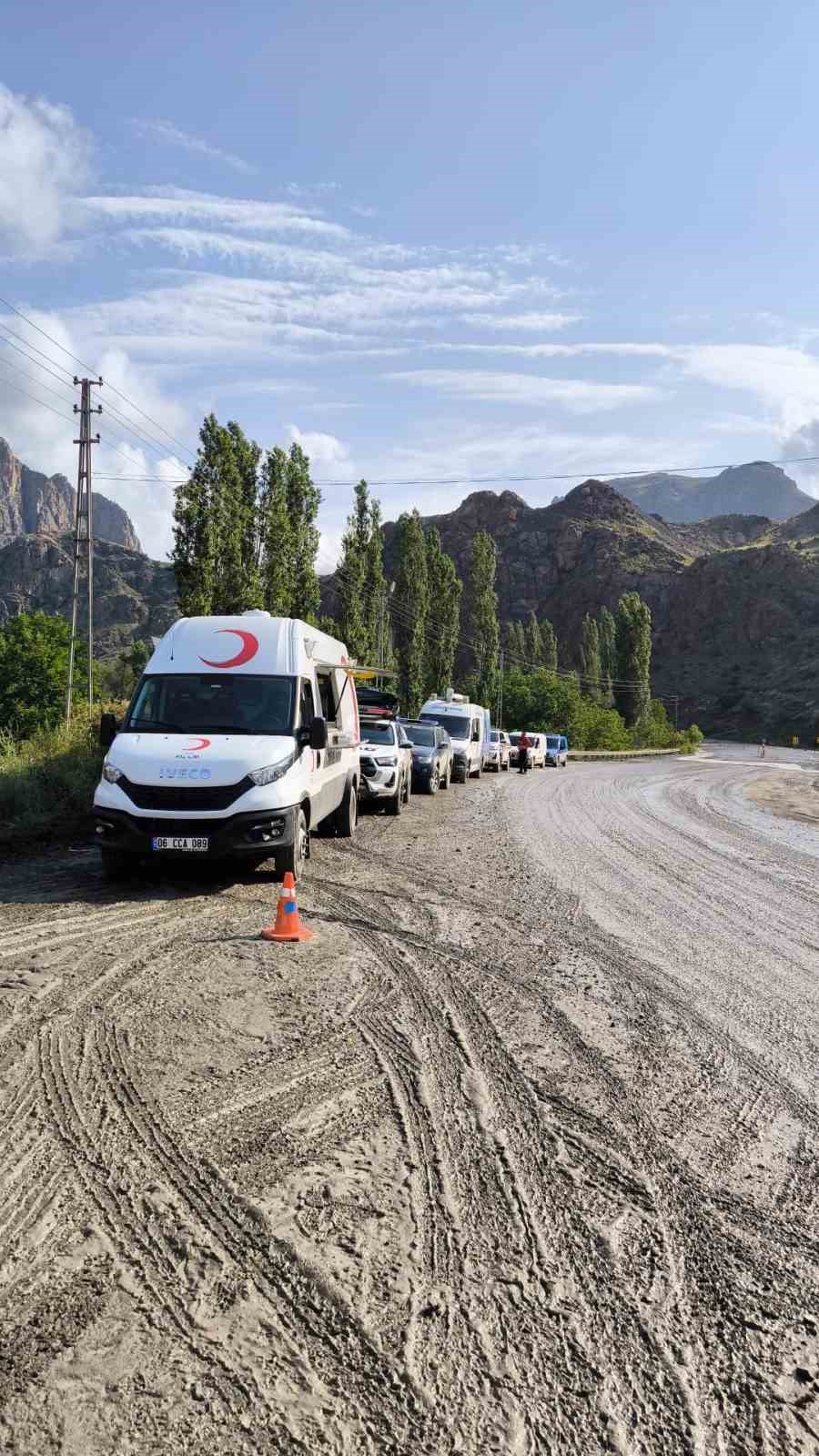 Kayıp çocuğu arama çalışmaları sürüyor
