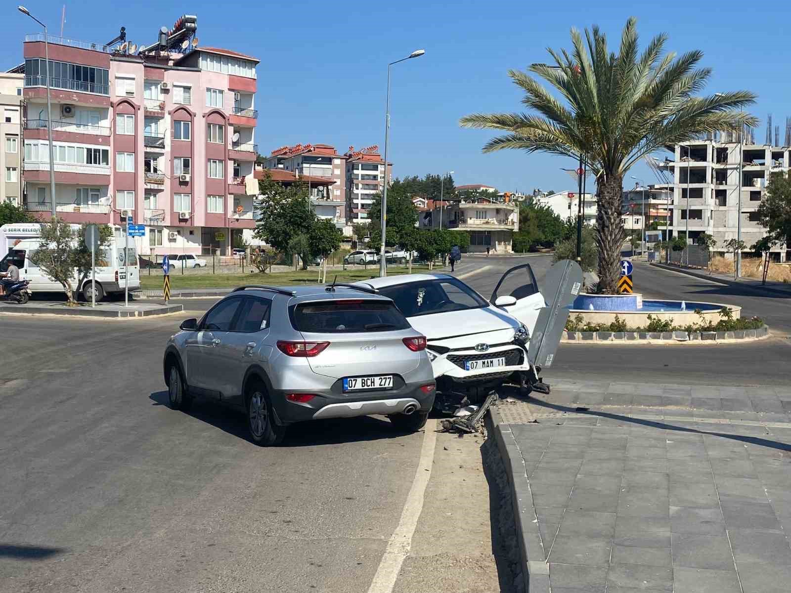 İki otomobilin çarpıştığı kazada 1,5 yaşındaki bebek yaralandı
