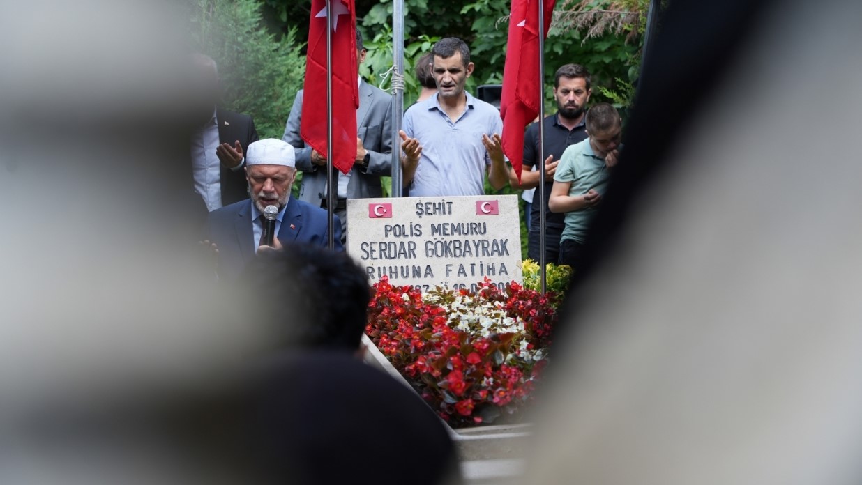 15 Temmuz şehidi, 8’inci yıl dönümünde mezarı başında anıldı
