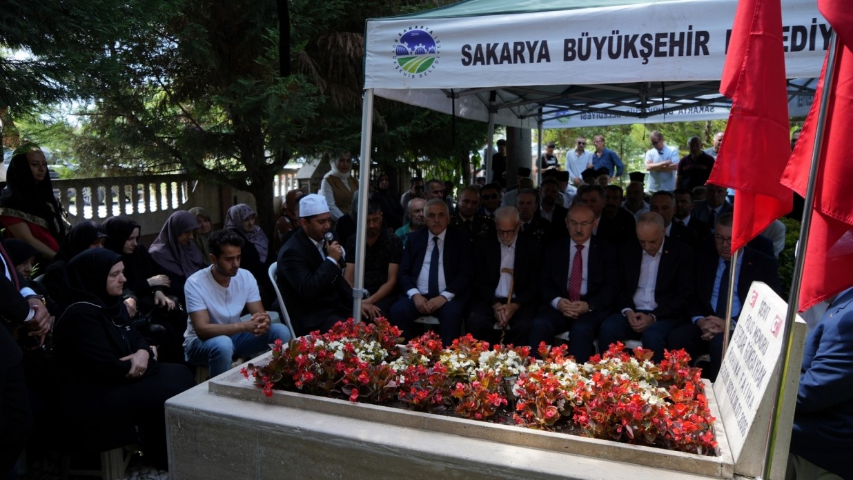 15 Temmuz şehidi, 8’inci yıl dönümünde mezarı başında anıldı
