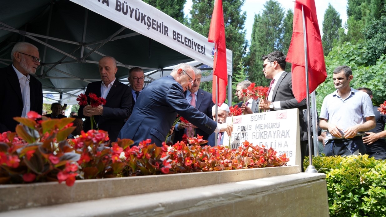 15 Temmuz şehidi, 8’inci yıl dönümünde mezarı başında anıldı
