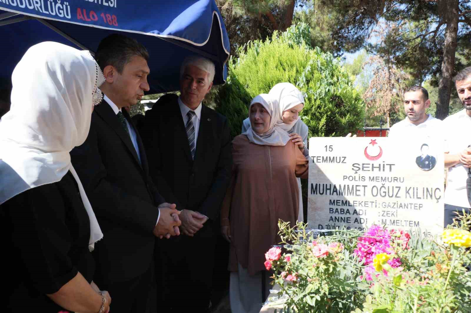 15 Temmuz Demokrasi ve Milli Birlik Günü etkinlikleri şehit mezarlarını ziyaret ile başladı
