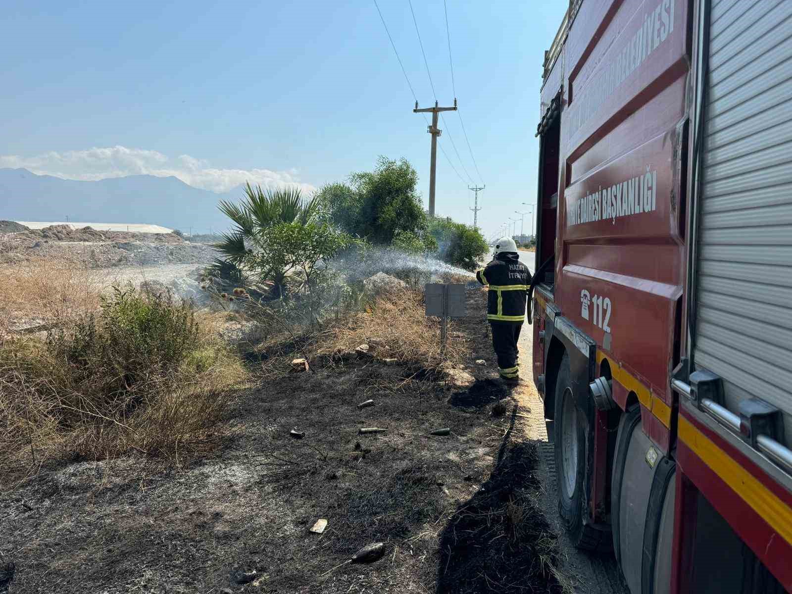 Arsuz’da otluk yangını söndürüldü
