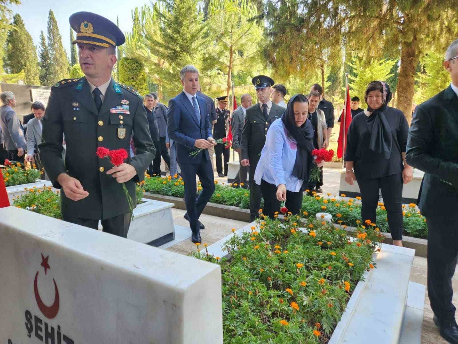 Denizli protokolü 15 Temmuz’da şehitleri unutmadı
