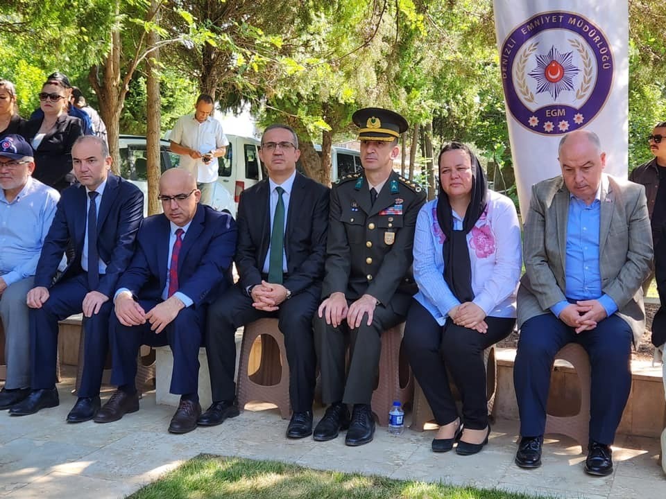 Denizli protokolü 15 Temmuz’da şehitleri unutmadı
