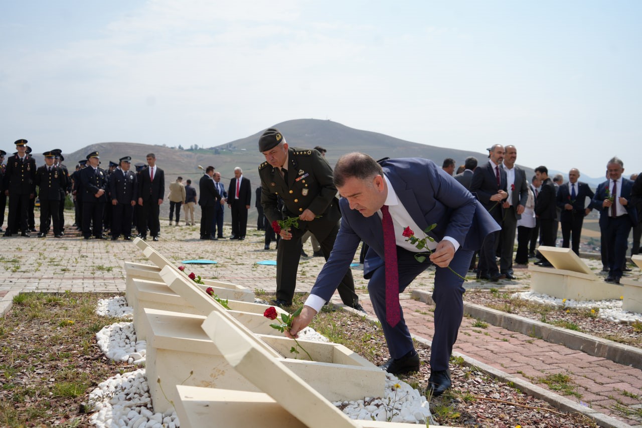 Bayburt’ta şehitler dualarla anıldı
