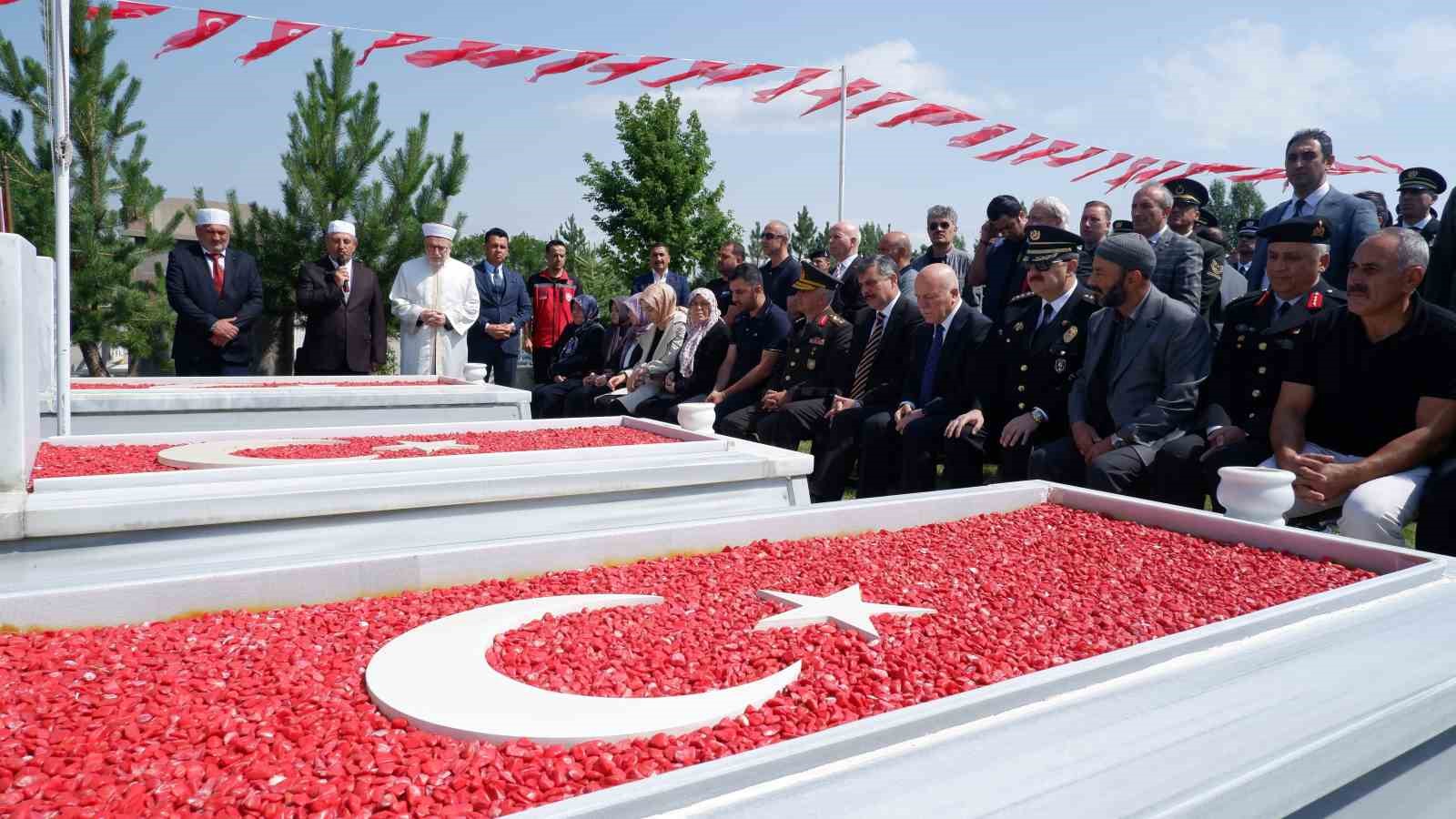 Erzurum’da 15 Temmuz şehitleri anıldı
