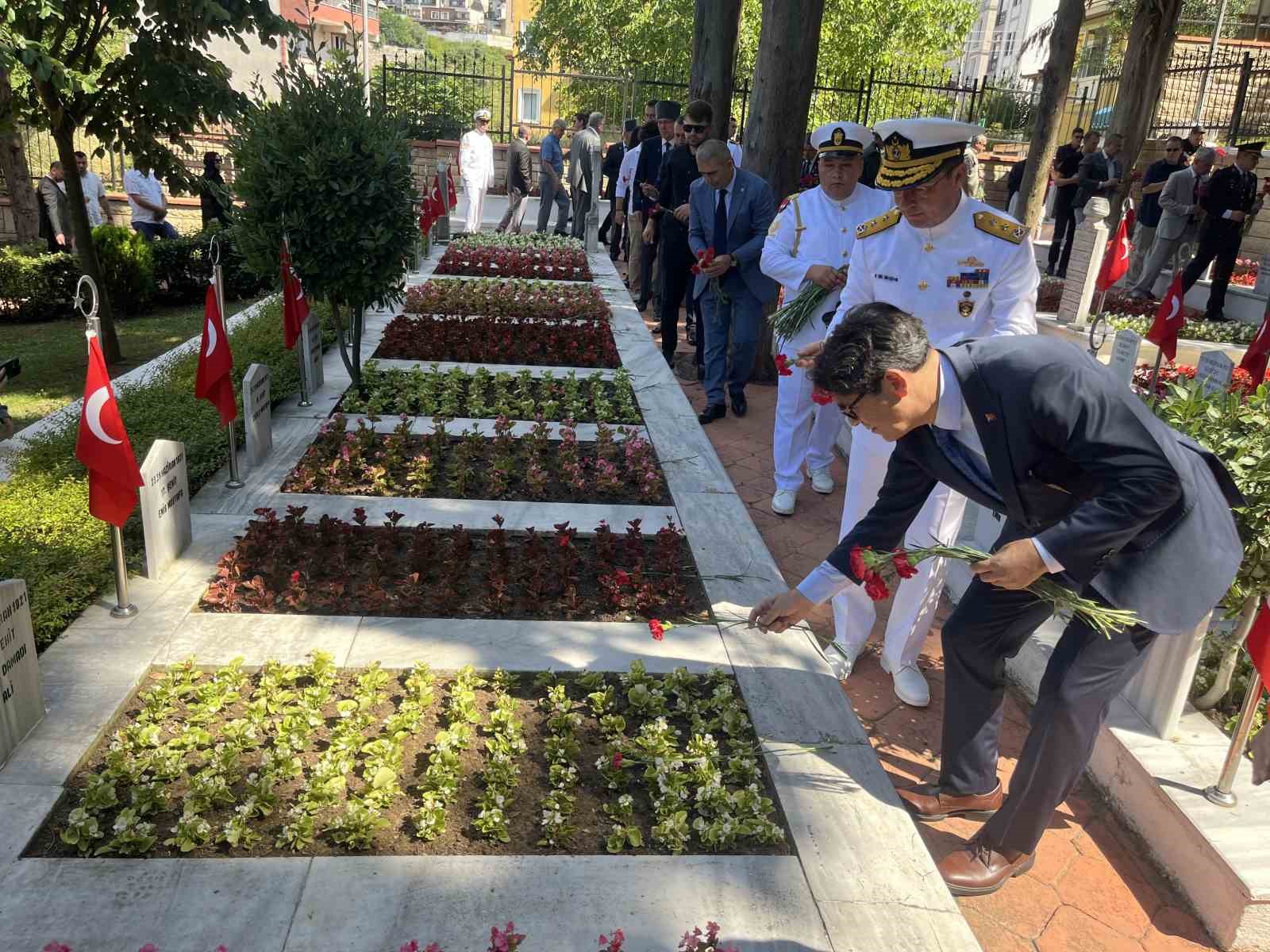 15 Temmuz şehitleri dualarla anıldı
