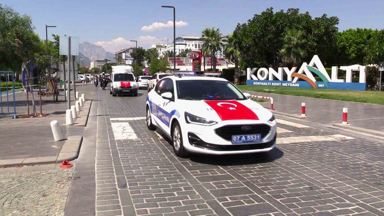 Polis, Jandarma ve Sahil Güvenlik’ten 15 Temmuz korteji
