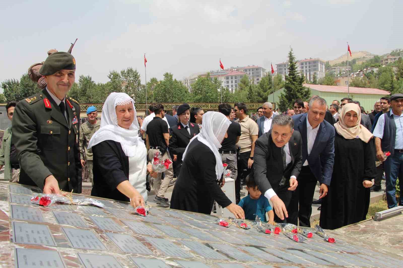 Şırnak’ta darbenin 8. yılı çeşitli etkinlikler anıldı
