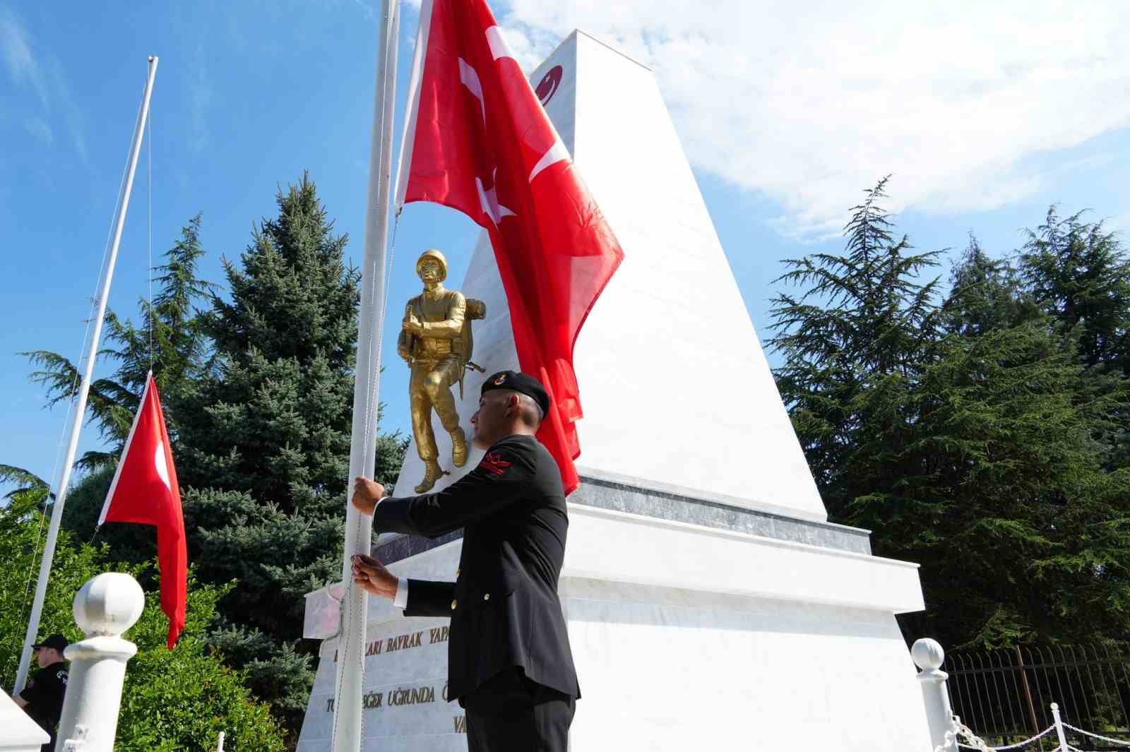 15 Temmuz şehidi mezarı başında anıldı
