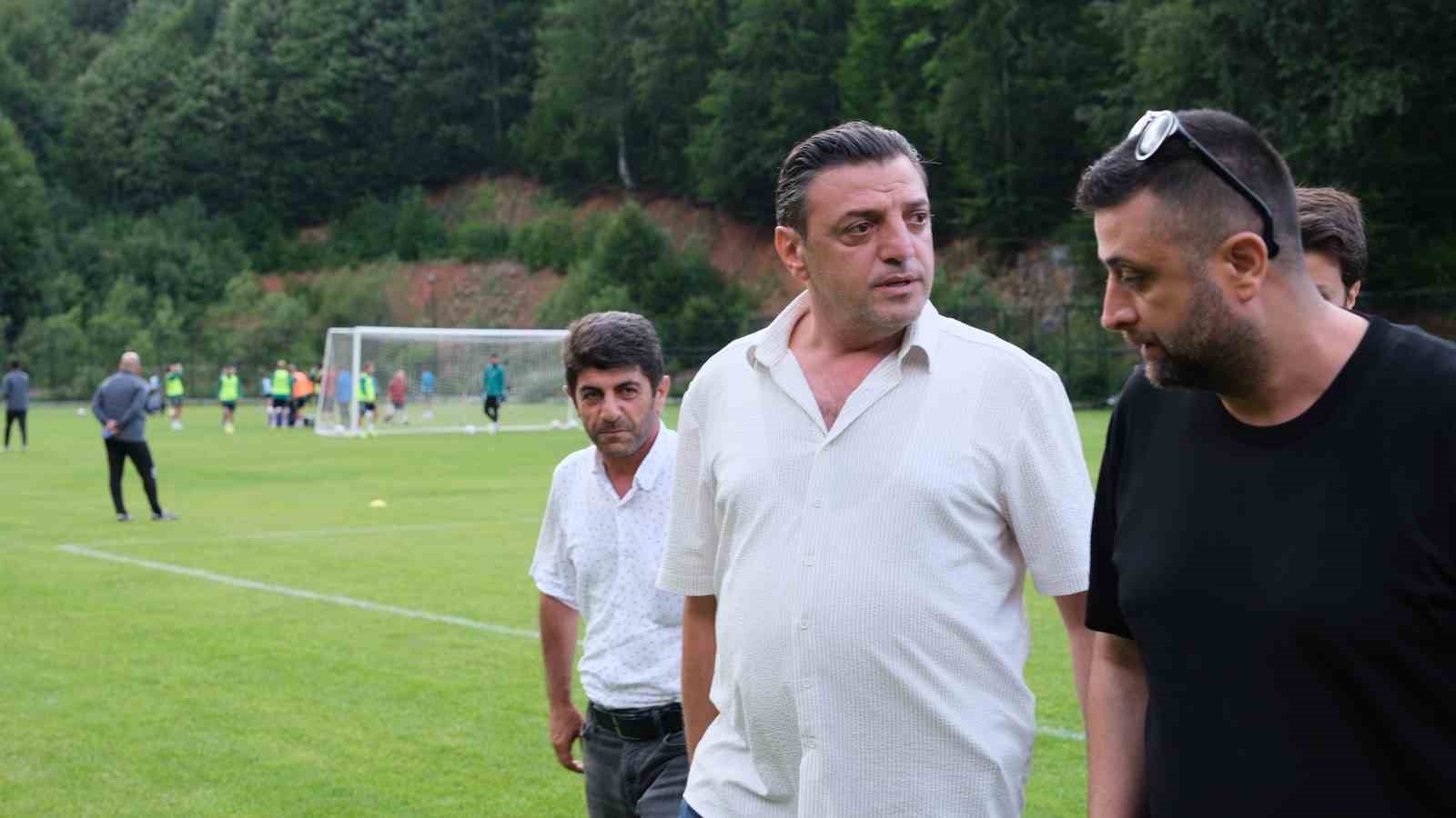 Sakaryaspor, yeni sezon hazırlıklarını Kartepe kampında sürdürüyor
