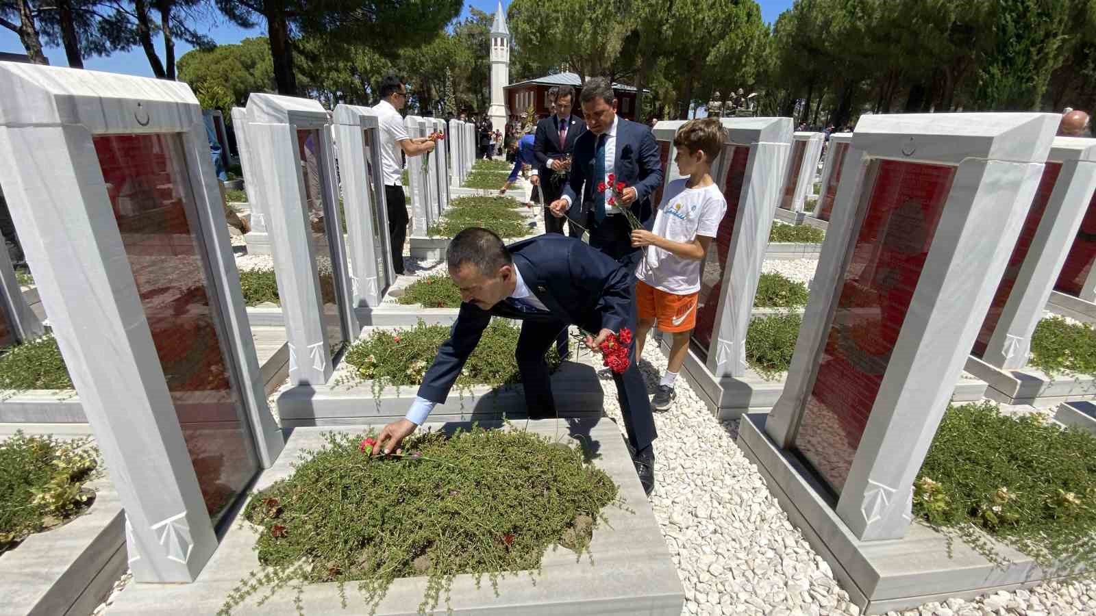 15 Temmuz şehitleri, ‘Şehitler Abidesi’nde anıldı
