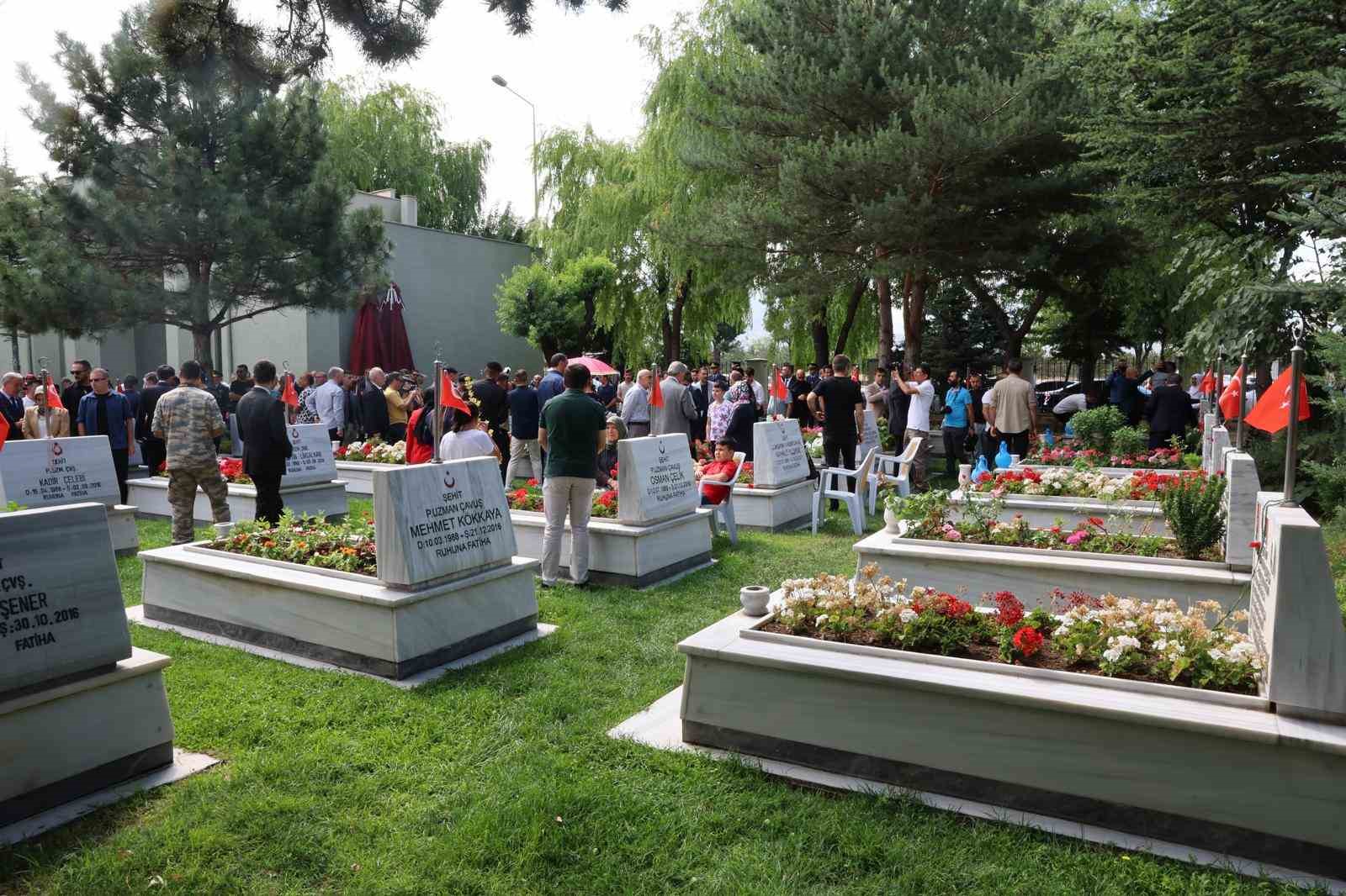 Başkan Özdoğan’dan 15 Temmuz da şehitlere ziyaret
