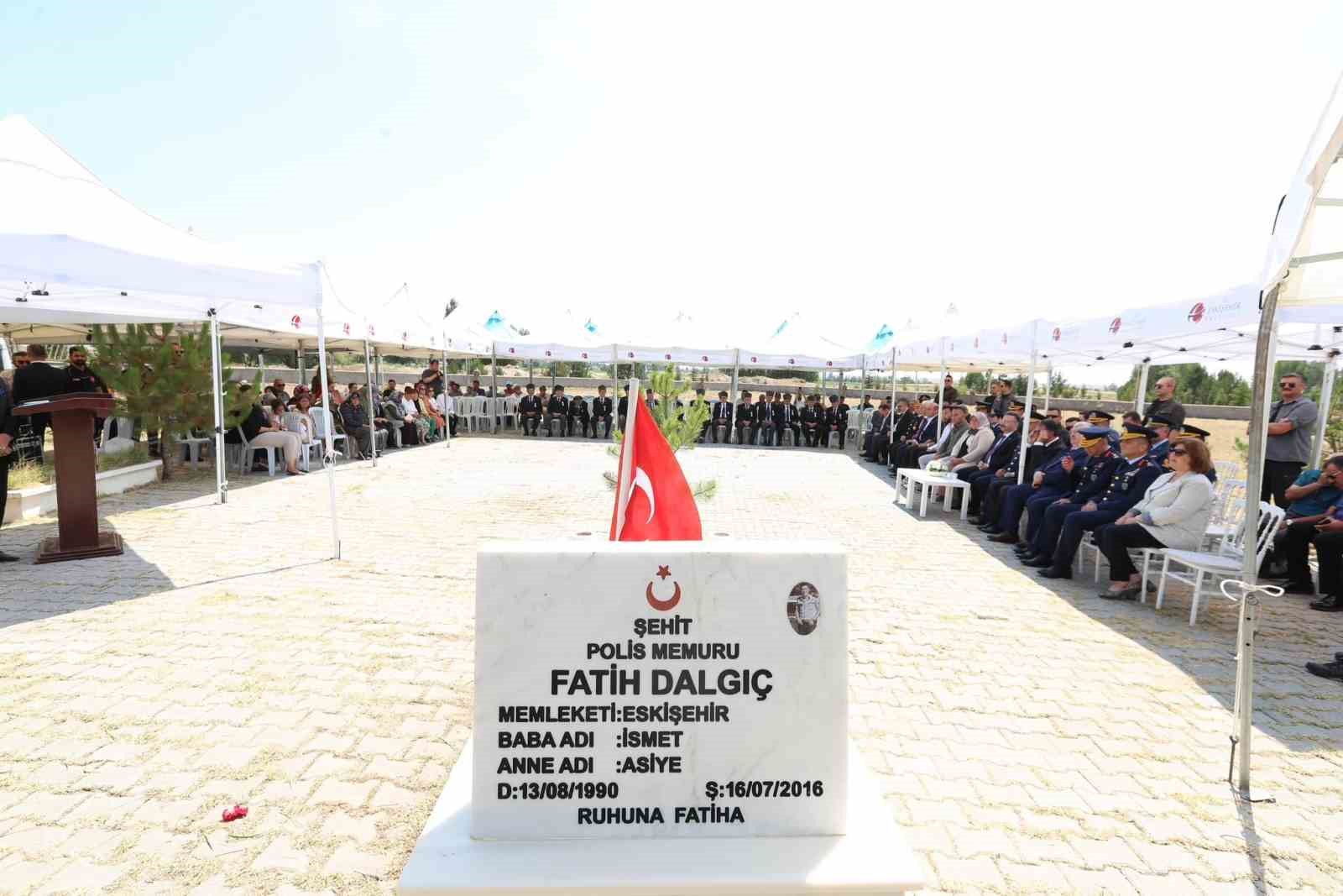 Şehit Fatih Dalgıç kabri başında dualarla anıldı
