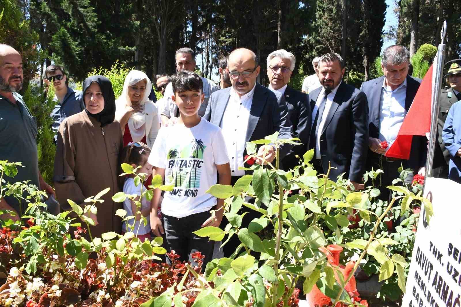 15 Temmuz’da Balıkesir Şehitliği ziyaret edildi
