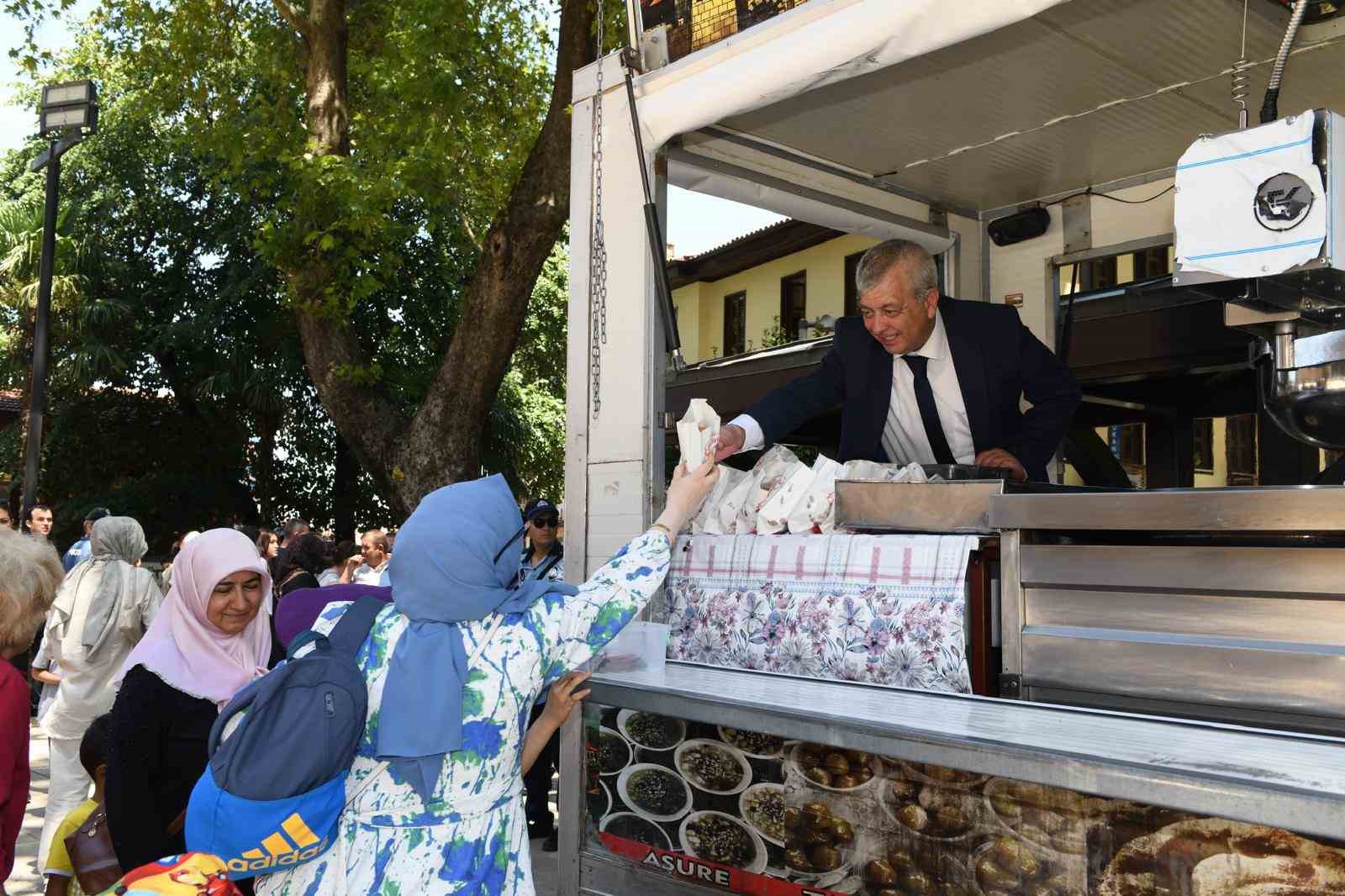 Osmangazi’de 15 Temmuz şehitleri için lokma ikramı
