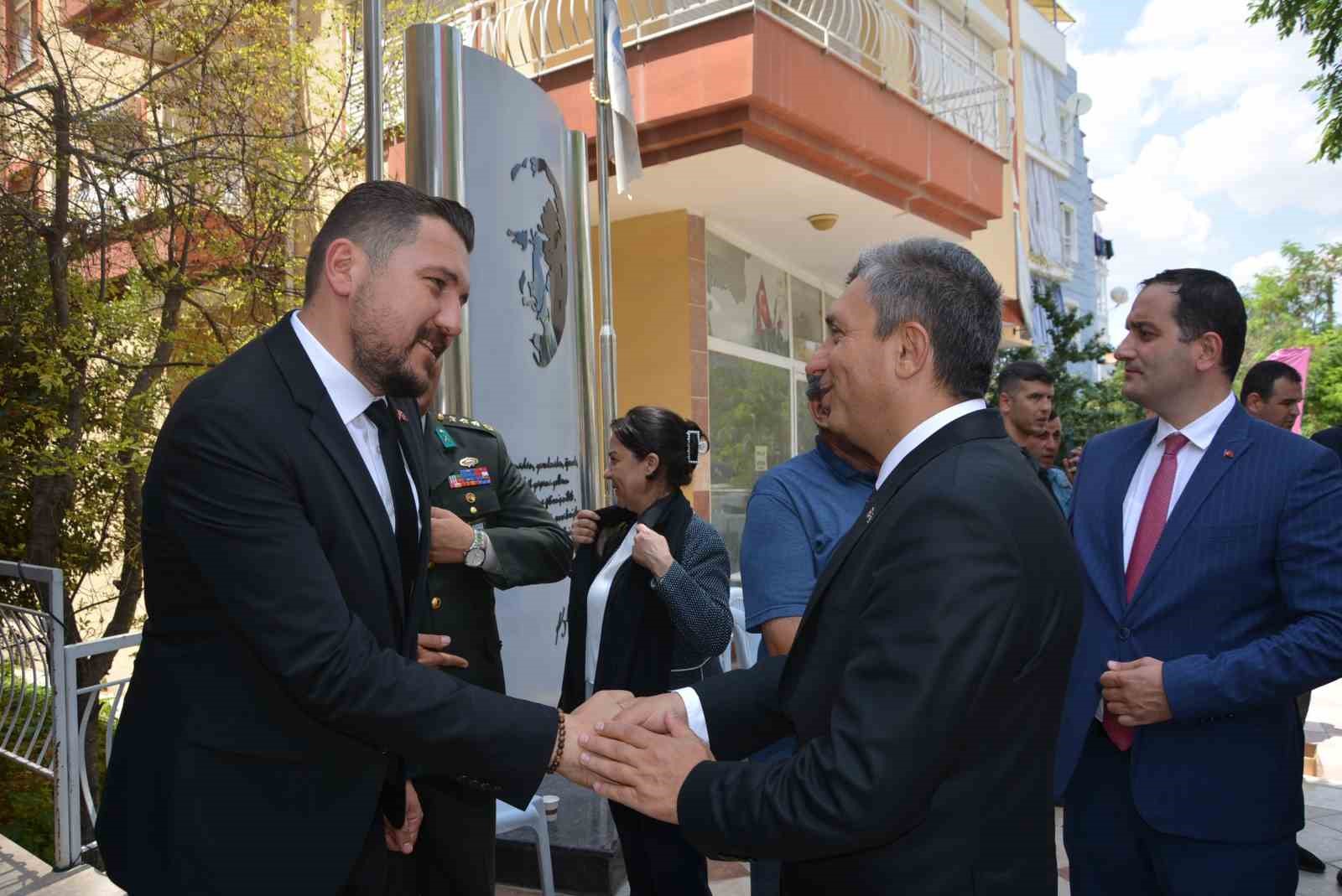 15 Temmuz şehidi Ağaroğlu, mezarı başında anıldı
