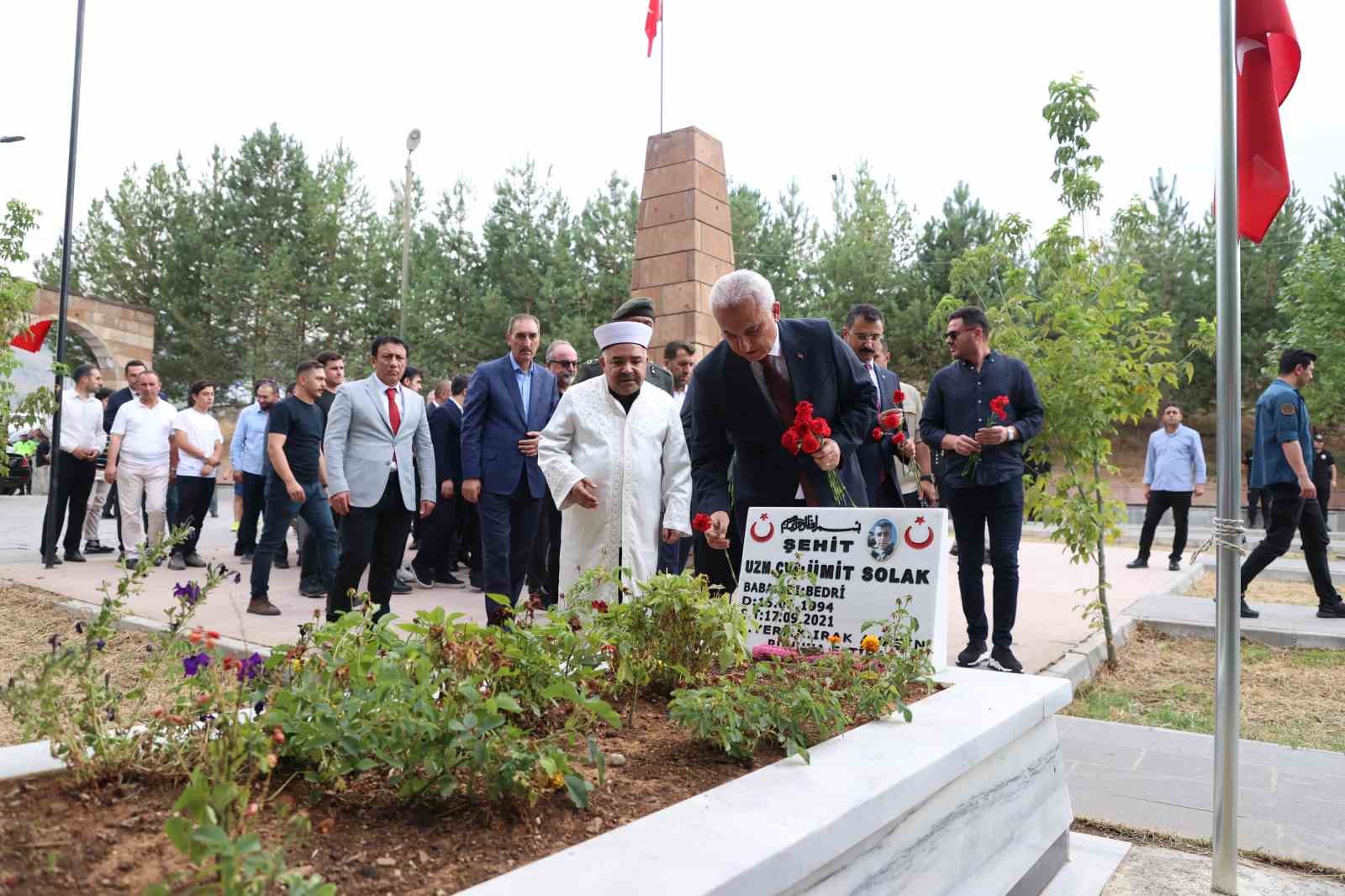 Muş’ta 15 Temmuz etkinliklerinde şehitler anıldı
