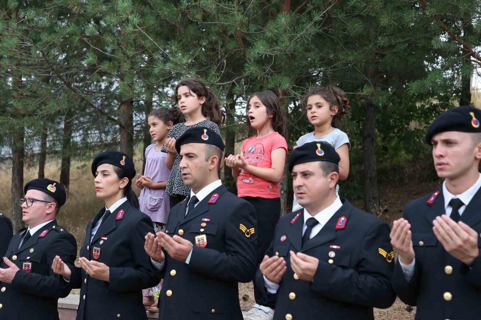 Muş’ta 15 Temmuz etkinliklerinde şehitler anıldı
