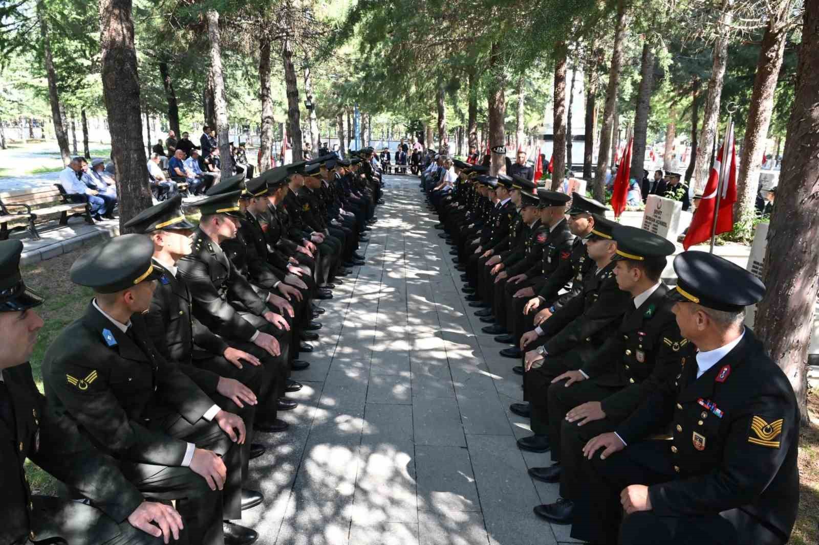 15 Temmuz Demokrasi ve Milli Birlik Günü etkinliklerinde şehitler anıldı
