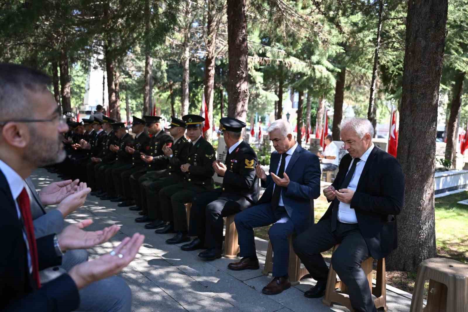 15 Temmuz Demokrasi ve Milli Birlik Günü etkinliklerinde şehitler anıldı
