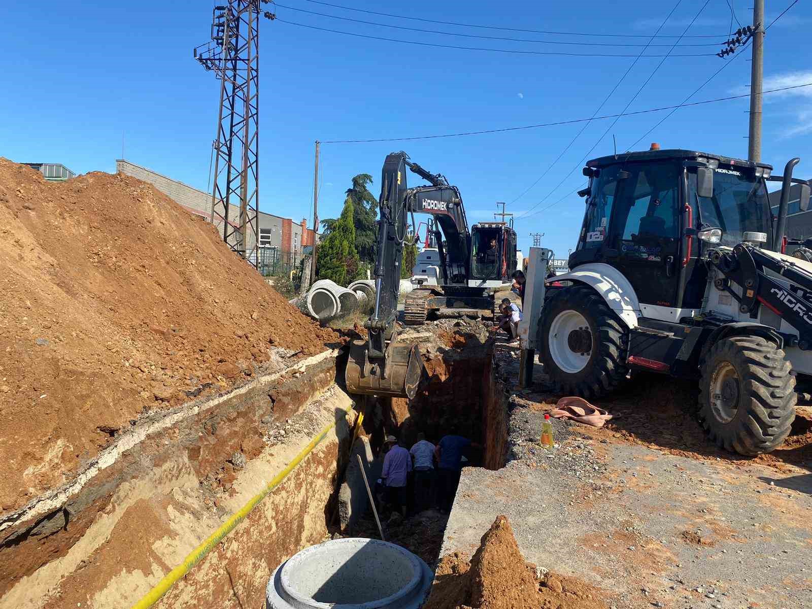 Velimeşe OSB’de göçük: 2 işçi toprak altında kaldı
