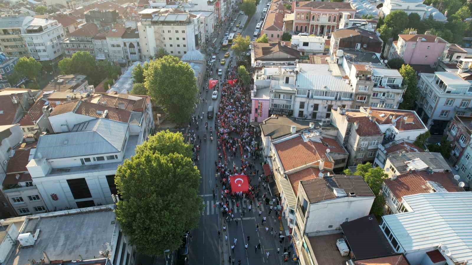 Fatih’te mehter takımı eşliğinde 15 Temmuz yürüyüşü
