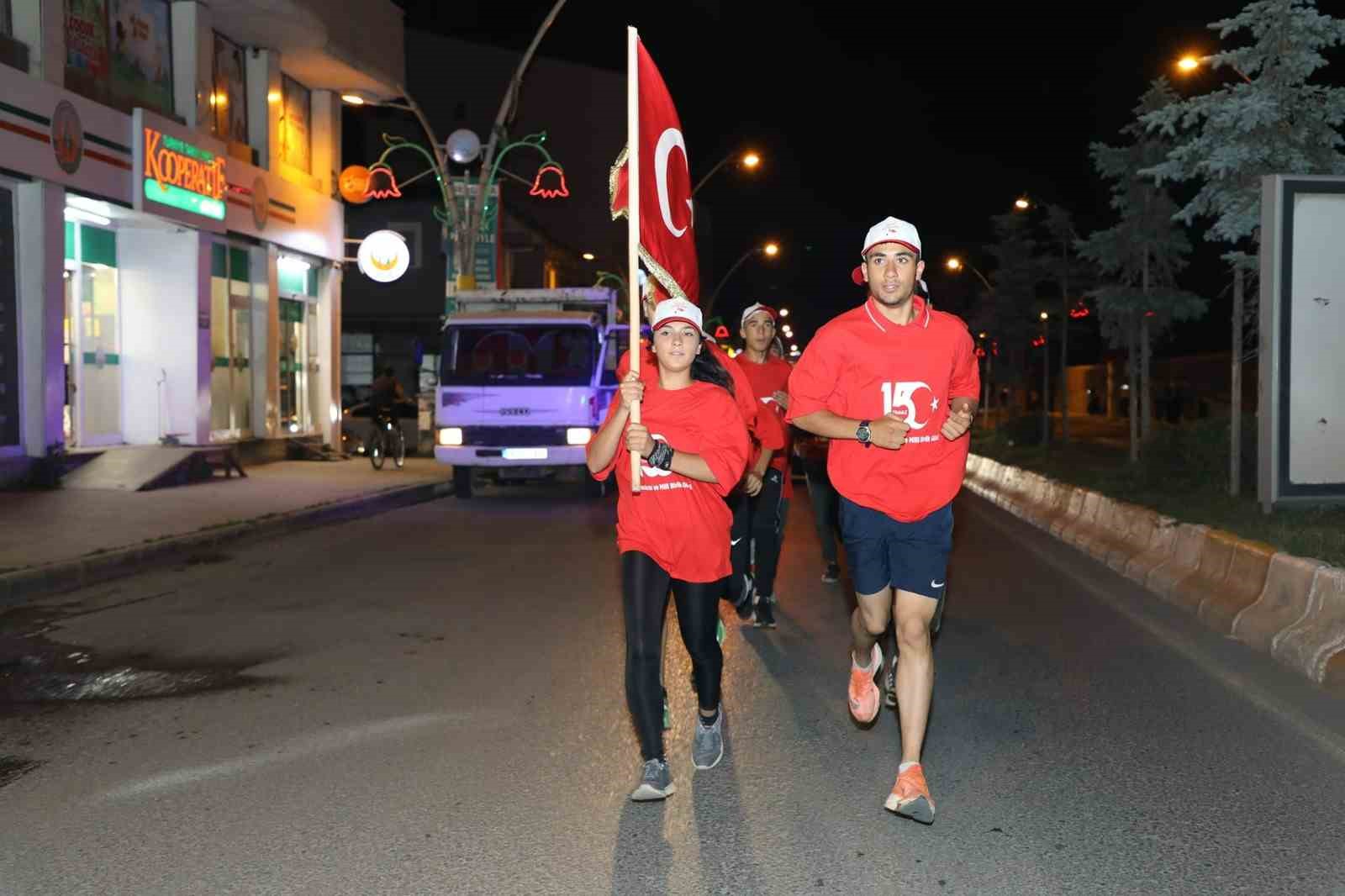 Ağrı’da “15 Temmuz Sancak Koşusu” düzenlendi
