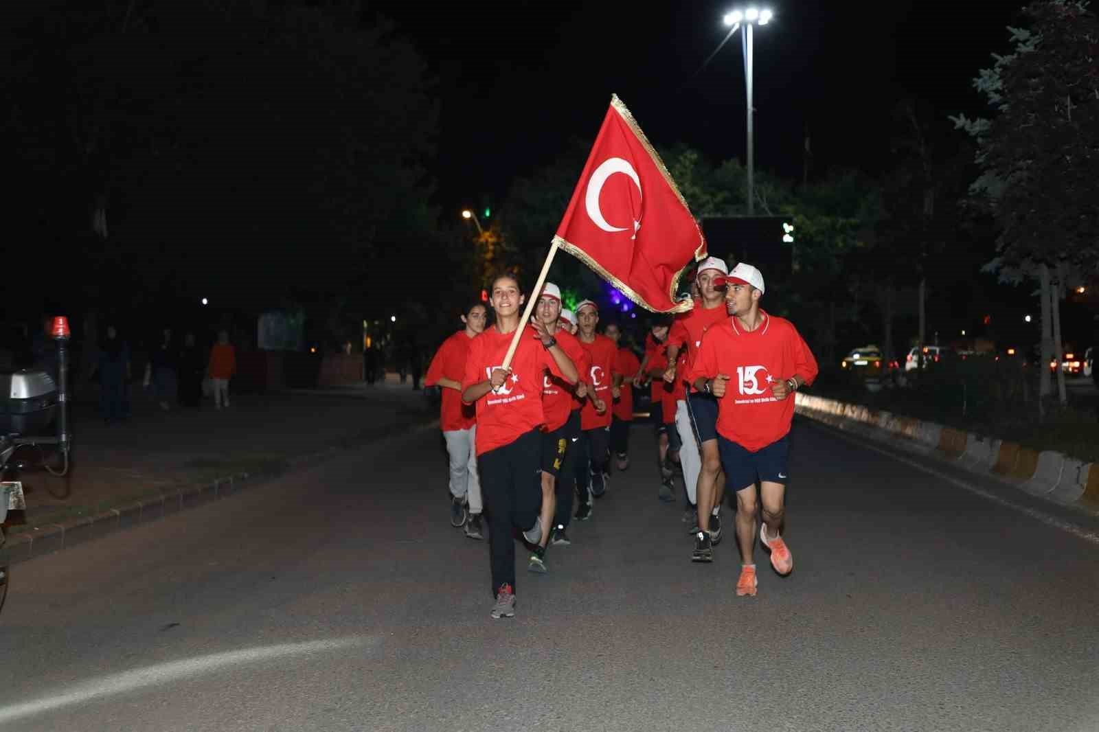 Ağrı’da “15 Temmuz Sancak Koşusu” düzenlendi
