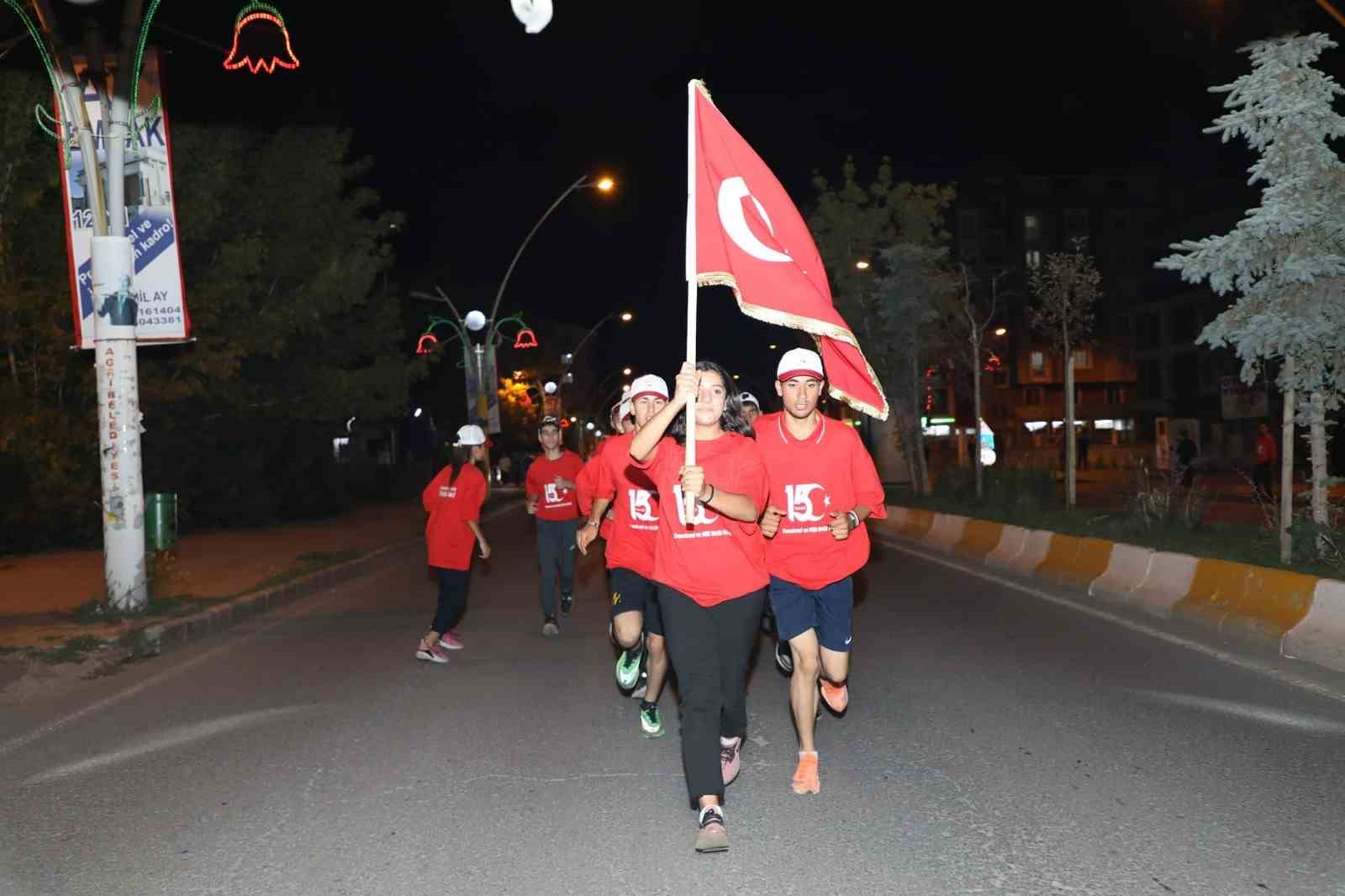 Ağrı’da “15 Temmuz Sancak Koşusu” düzenlendi
