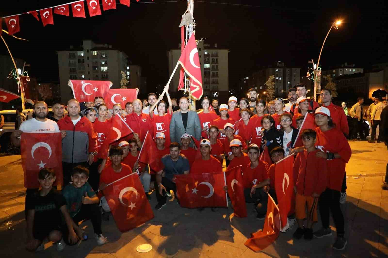 Ağrı’da “15 Temmuz Sancak Koşusu” düzenlendi
