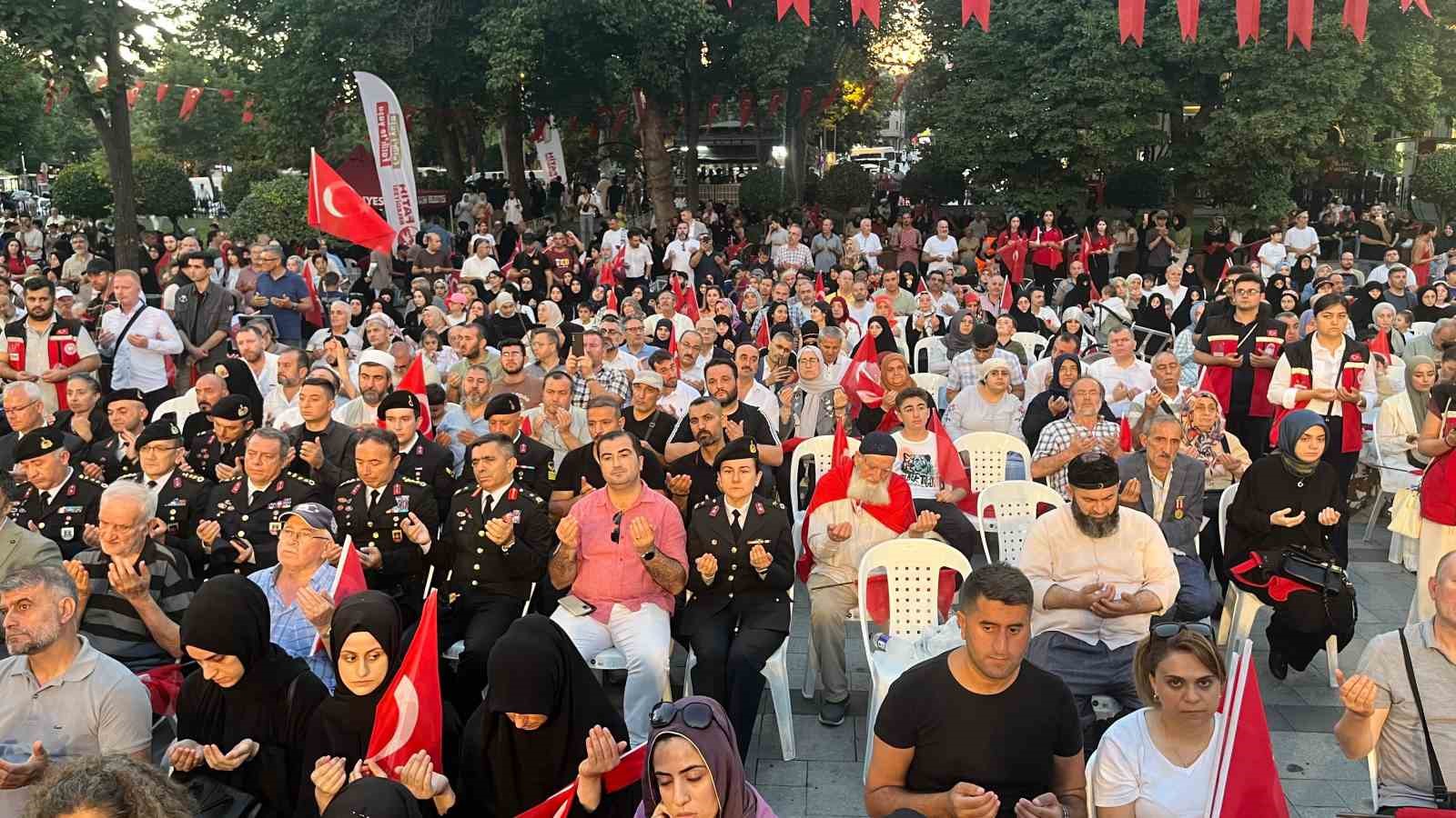 Saraçhane Parkı’nda “15 Temmuz Demokrasi ve Milli Birlik Günü” programı düzenlendi
