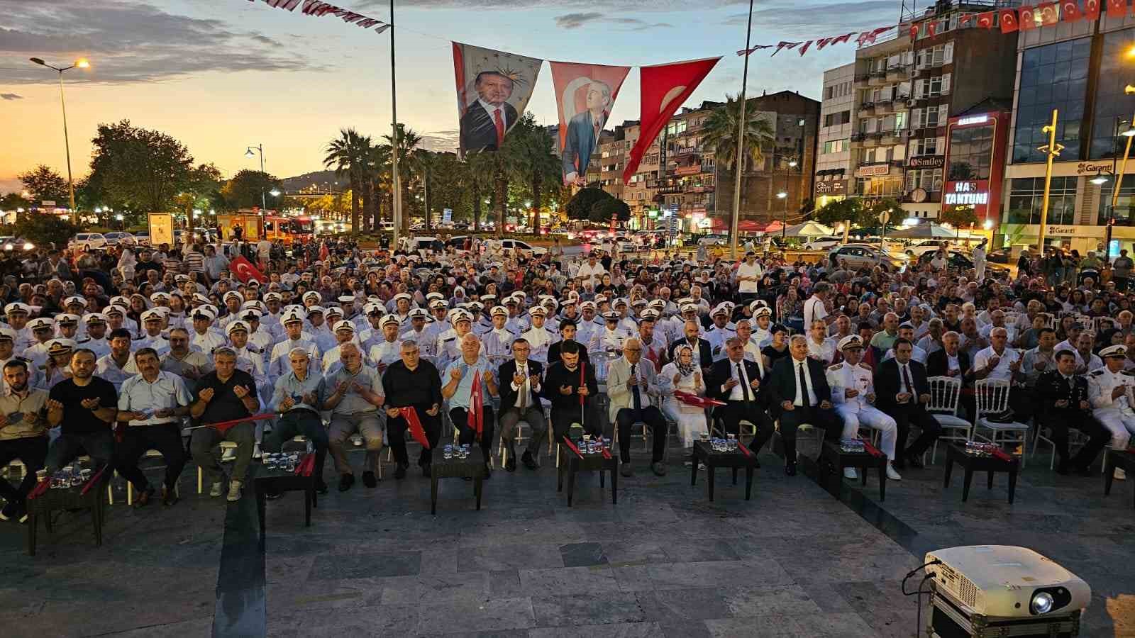 Karadeniz Ereğli’de 15 Temmuz Demokrasi ve Milli Birlik Günü anma programı gerçekleştirildi
