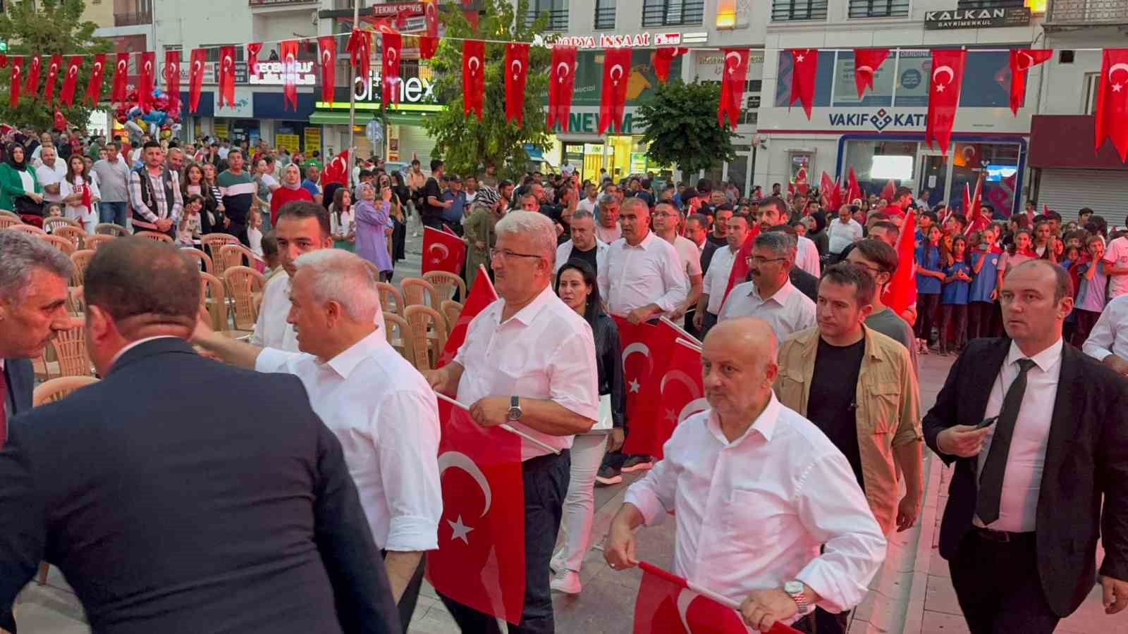 Aksaray’da 15 Temmuz ilk günkü birlik ve beraberlikle anıldı
