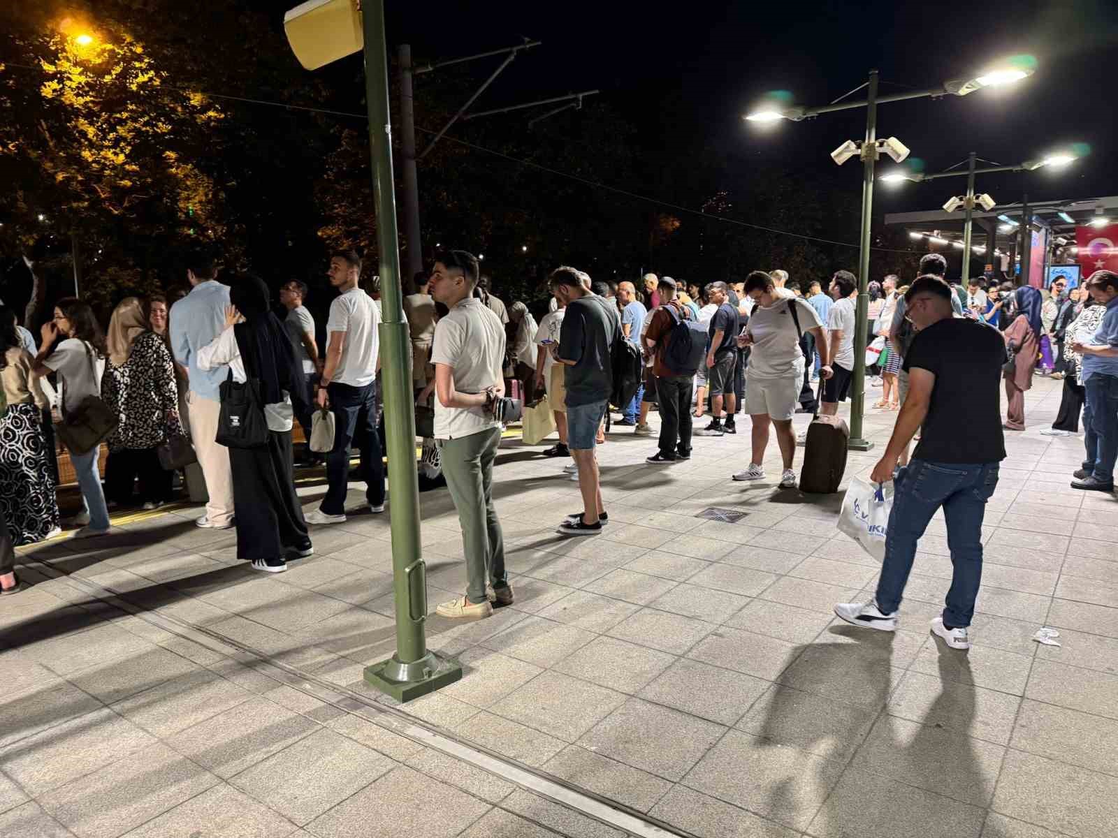 Florya’da Marmaray arızalandı, duraklarda yoğunluk oluştu
