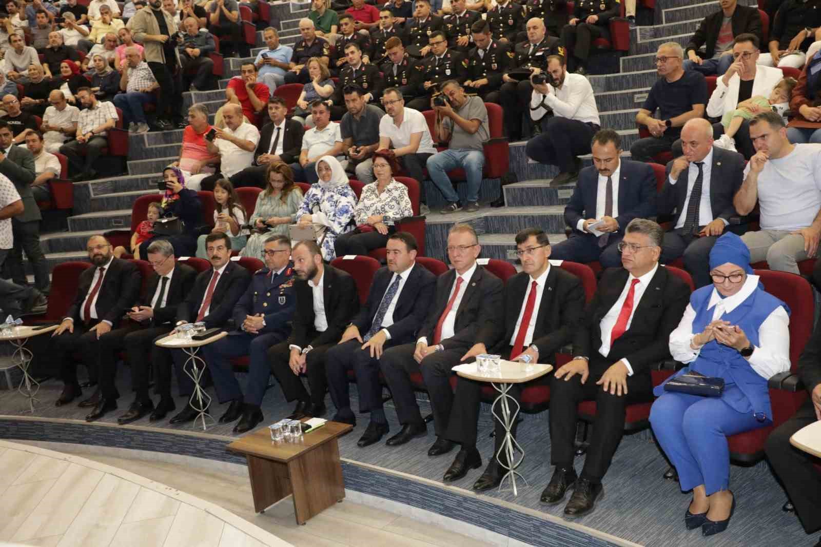 Kütahya Valisi Işın: “15 Temmuz, Türkiye’nin ikinci Kurtuluş Savaşıdır