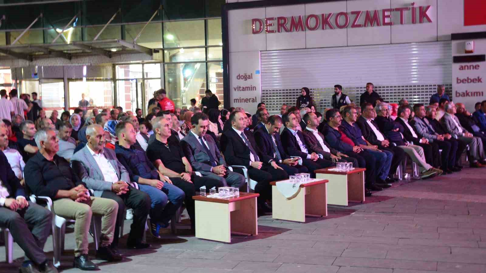 Tatvan’da “Demokrasi ve Milli Birlik Günü” programı düzenlendi
