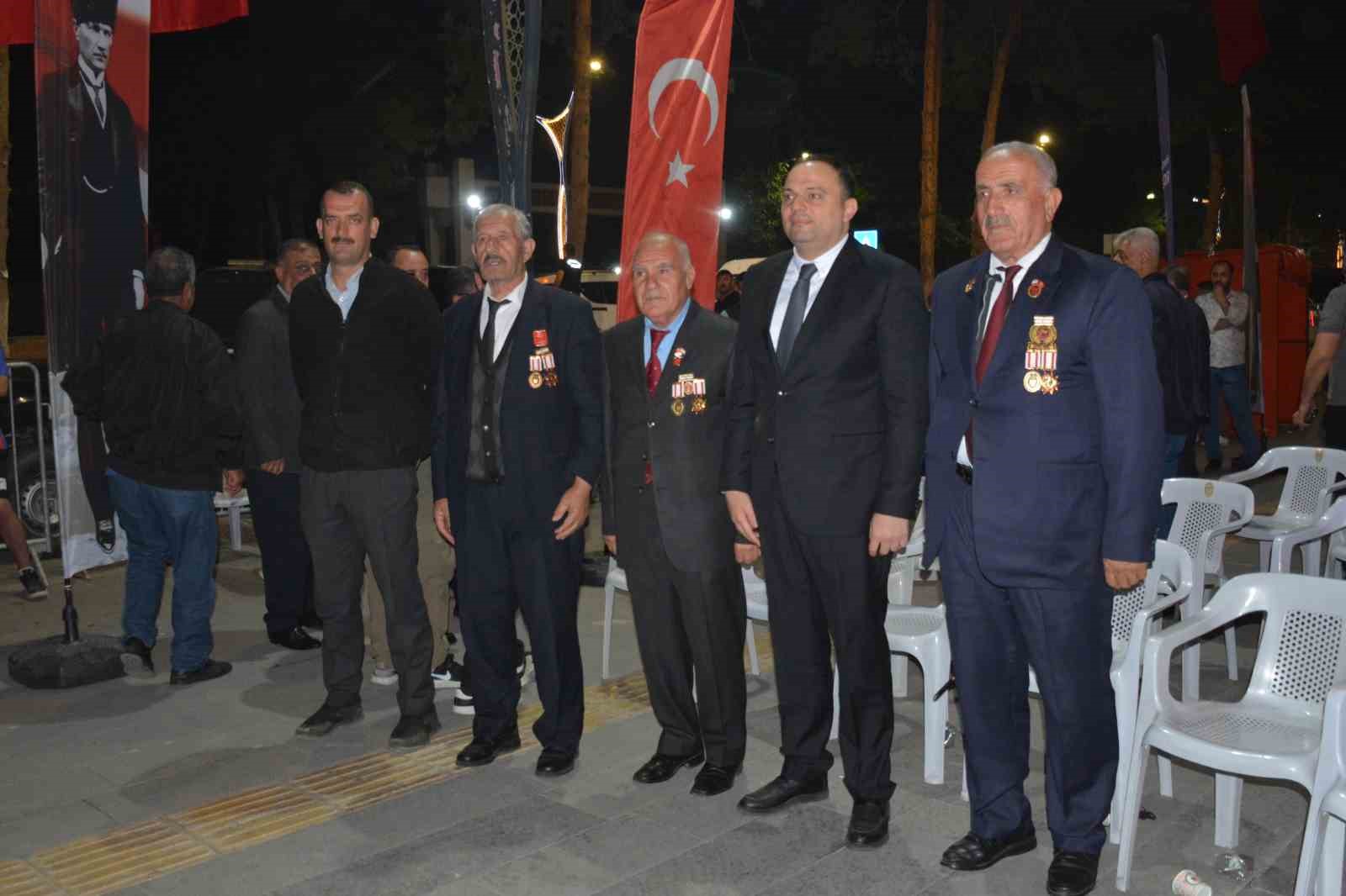 Tatvan’da “Demokrasi ve Milli Birlik Günü” programı düzenlendi
