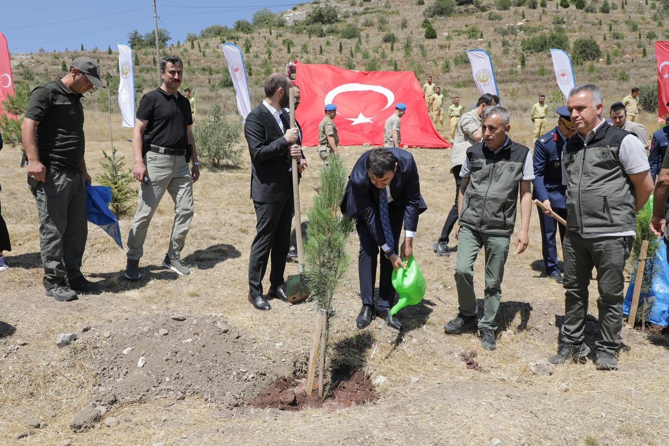 Kütahya’da 15 Temmuz şehitleri anısına fidan dikildi
