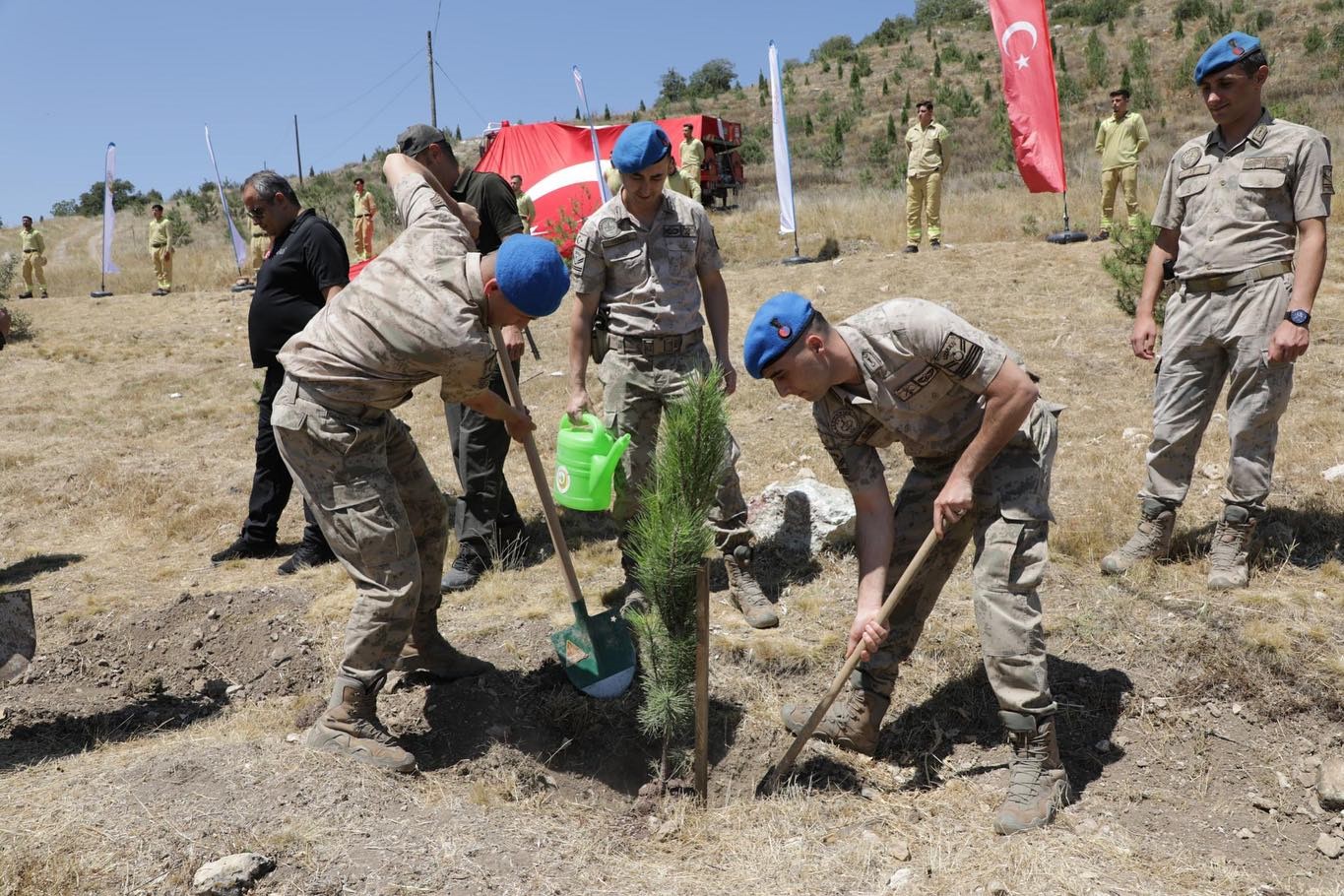 Kütahya’da 15 Temmuz şehitleri anısına fidan dikildi
