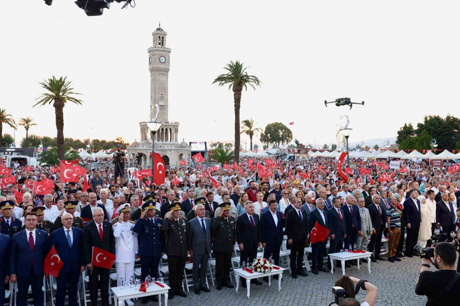 İzmir’de 15 Temmuz anması programı gerçekleşti
