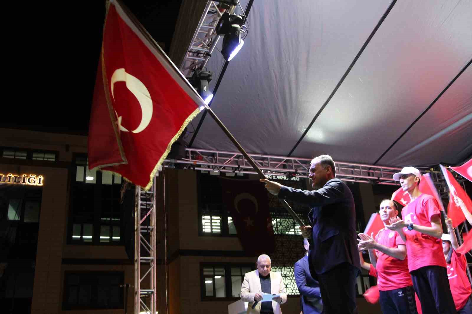 Bingöl’de ‘15 Temmuz Demokrasi ve Birlik Günü’ nöbeti tutuldu
